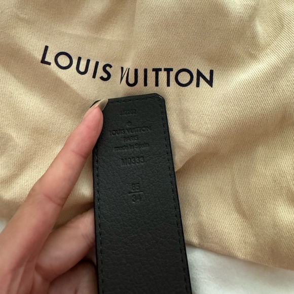 Louis Vuitton Men’s Reversible Belt - Picture 4 of 4